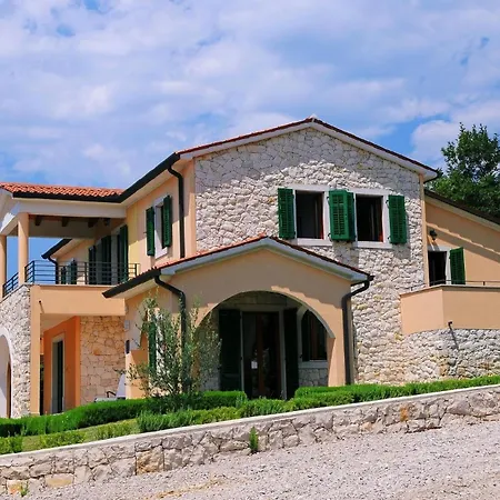 Fuer 10 Personen Ca 260 Qm In Stanisovi, Istrien Bucht Von Rasa Appartement Koromačno